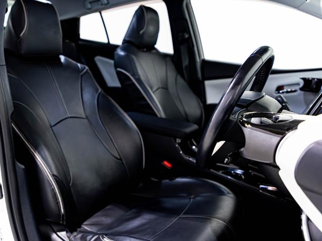 プリウスPHV Sナビパッケージ シートカバー 革巻きハンドル ドリンクホルダー 純正ホイール 純正ナビ ステアリングヒーター バックカメラ LEDヘッドライト 純正流用16インチホイール(38枚目)