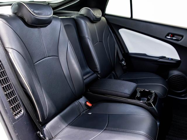 プリウスPHV Sナビパッケージ シートカバー 革巻きハンドル ドリンクホルダー 純正ホイール 純正ナビ ステアリングヒーター バックカメラ LEDヘッドライト 純正流用16インチホイール(42枚目)