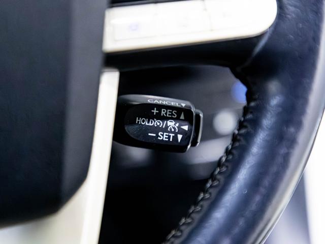 プリウスPHV Sナビパッケージ シートカバー 革巻きハンドル ドリンクホルダー 純正ホイール 純正ナビ ステアリングヒーター バックカメラ LEDヘッドライト 純正流用16インチホイール(45枚目)