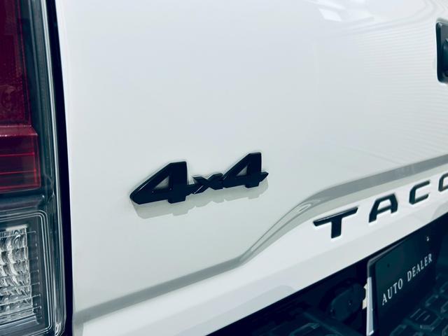 タコマ ダブルキャブ　ＴＲＤオフロード　新車並行／電動サンルーフ／ＴＲＤスキッドプレート／社外ヘッドライト／ＡｐｐｌｅＣａｒＰｌａｙ／黒革シート／社外フロントグリル／全周囲カメラ／ＪＢＬ純正カーオーディオ／ＪＢＬスピーカー／シートヒーター（29枚目）