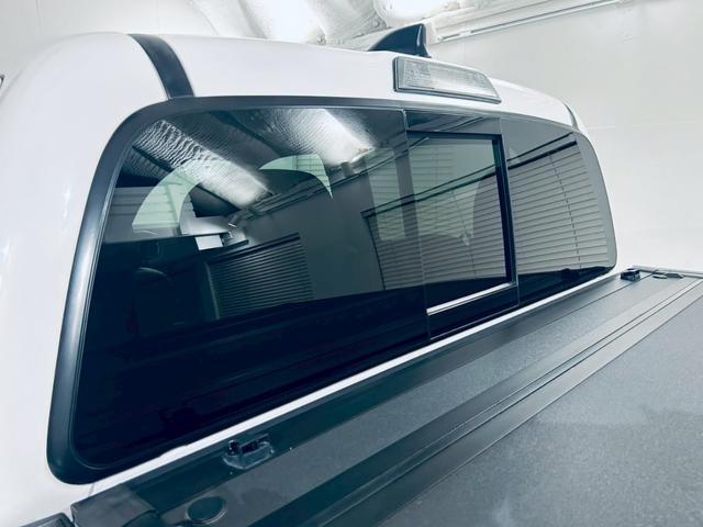 タコマ ダブルキャブ　ＴＲＤオフロード　新車並行／電動サンルーフ／ＴＲＤスキッドプレート／社外ヘッドライト／ＡｐｐｌｅＣａｒＰｌａｙ／黒革シート／社外フロントグリル／全周囲カメラ／ＪＢＬ純正カーオーディオ／ＪＢＬスピーカー／シートヒーター（34枚目）