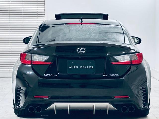 ＲＣ ＲＣ３００ｈ　Ｆスポーツ　ＴＲＤフルエアロ／ＴＲＤマフラー／サンルーフ／カーボンリアスポイラー／社外車高調／ＰＰＴ３スロットルコントローラー／ドライブレコーダー／コーナービューカメラ／バックカメラ／シートヒーター・クーラー／（8枚目）