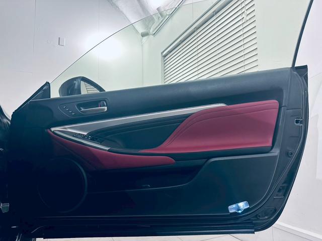 ＲＣ ＲＣ３００ｈ　Ｆスポーツ　ＴＲＤフルエアロ／ＴＲＤマフラー／サンルーフ／カーボンリアスポイラー／社外車高調／ＰＰＴ３スロットルコントローラー／ドライブレコーダー／コーナービューカメラ／バックカメラ／シートヒーター・クーラー／（14枚目）