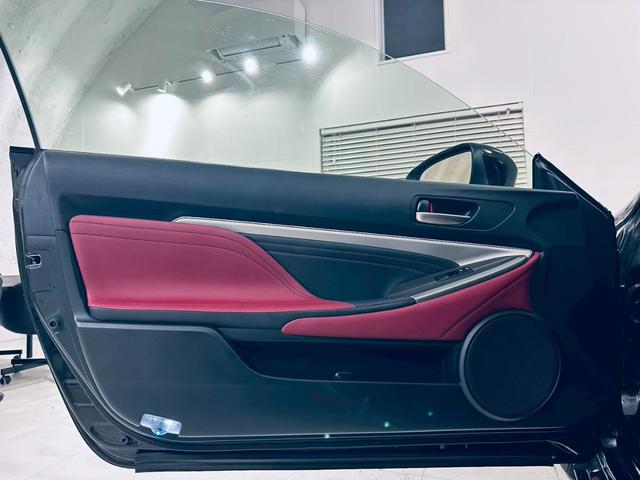 ＲＣ ＲＣ３００ｈ　Ｆスポーツ　ＴＲＤフルエアロ／ＴＲＤマフラー／サンルーフ／カーボンリアスポイラー／社外車高調／ＰＰＴ３スロットルコントローラー／ドライブレコーダー／コーナービューカメラ／バックカメラ／シートヒーター・クーラー／（18枚目）