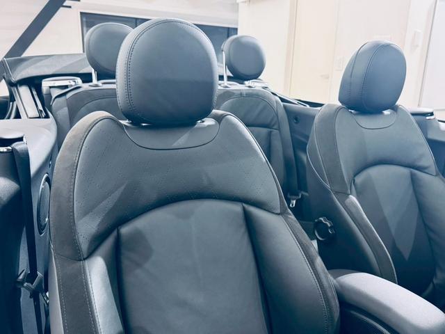 MINI クーパSコンバチブルプレミアムプラスPクラシクトリム ユニオンジャックトップ/ブラックエクステリア/ブラックレザーシート/純正オプション18AW/シートヒーター/Apple CarPlay/UJテールライト/前後センサー/バックカメラ/ミラーETC(15枚目)