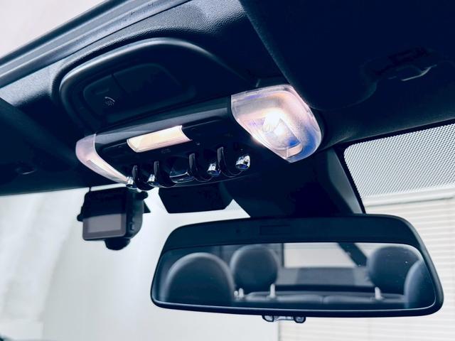 MINI クーパSコンバチブルプレミアムプラスPクラシクトリム ユニオンジャックトップ/ブラックエクステリア/ブラックレザーシート/純正オプション18AW/シートヒーター/Apple CarPlay/UJテールライト/前後センサー/バックカメラ/ミラーETC(34枚目)