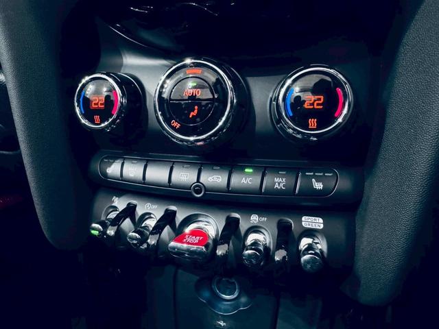 MINI クーパSコンバチブルプレミアムプラスPクラシクトリム ユニオンジャックトップ/ブラックエクステリア/ブラックレザーシート/純正オプション18AW/シートヒーター/Apple CarPlay/UJテールライト/前後センサー/バックカメラ/ミラーETC(38枚目)