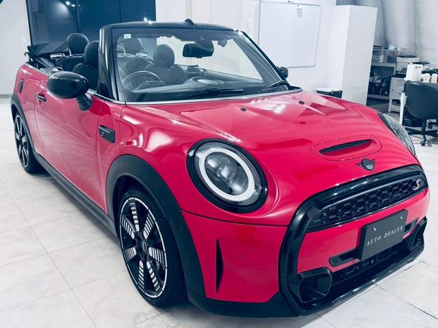 MINI クーパSコンバチブルプレミアムプラスPクラシクトリム ユニオンジャックトップ/ブラックエクステリア/ブラックレザーシート/純正オプション18AW/シートヒーター/Apple CarPlay/UJテールライト/前後センサー/バックカメラ/ミラーETC(47枚目)