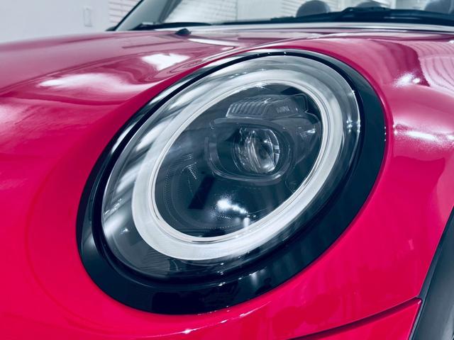 MINI クーパSコンバチブルプレミアムプラスPクラシクトリム ユニオンジャックトップ/ブラックエクステリア/ブラックレザーシート/純正オプション18AW/シートヒーター/Apple CarPlay/UJテールライト/前後センサー/バックカメラ/ミラーETC(48枚目)