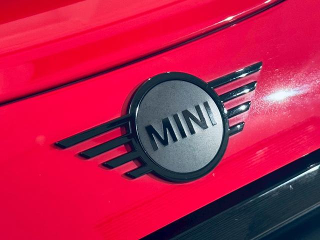 MINI クーパSコンバチブルプレミアムプラスPクラシクトリム ユニオンジャックトップ/ブラックエクステリア/ブラックレザーシート/純正オプション18AW/シートヒーター/Apple CarPlay/UJテールライト/前後センサー/バックカメラ/ミラーETC(55枚目)