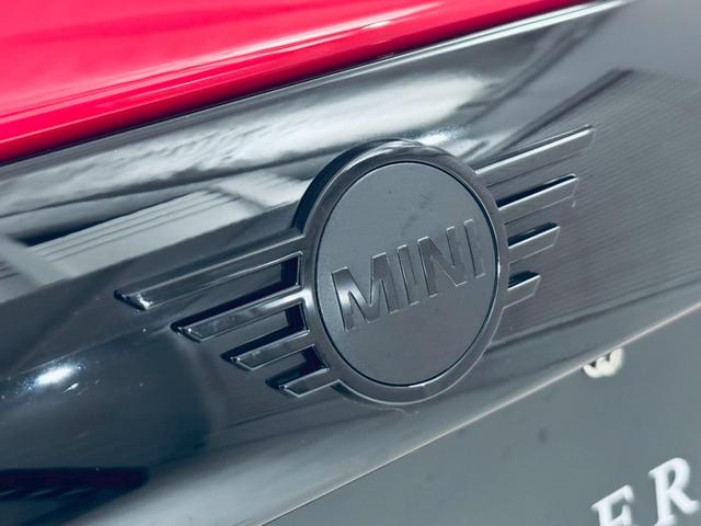 MINI クーパSコンバチブルプレミアムプラスPクラシクトリム ユニオンジャックトップ/ブラックエクステリア/ブラックレザーシート/純正オプション18AW/シートヒーター/Apple CarPlay/UJテールライト/前後センサー/バックカメラ/ミラーETC(66枚目)