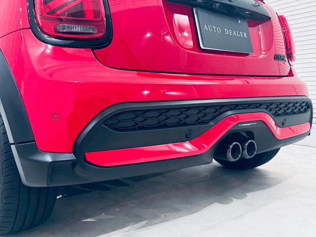 MINI クーパSコンバチブルプレミアムプラスPクラシクトリム ユニオンジャックトップ/ブラックエクステリア/ブラックレザーシート/純正オプション18AW/シートヒーター/Apple CarPlay/UJテールライト/前後センサー/バックカメラ/ミラーETC(69枚目)