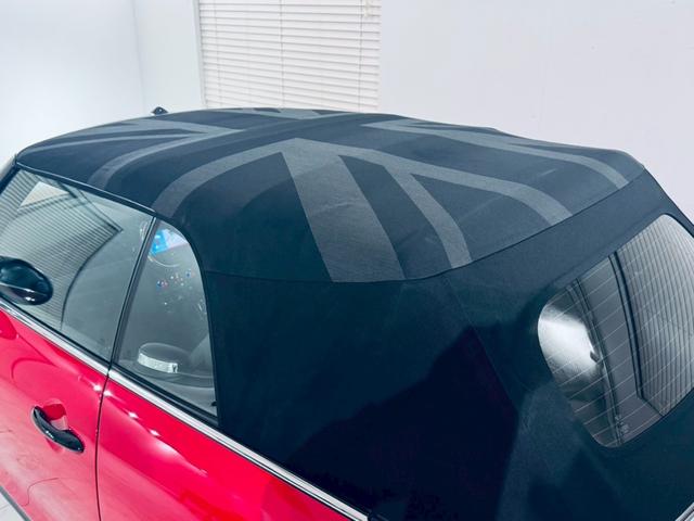 MINI クーパSコンバチブルプレミアムプラスPクラシクトリム ユニオンジャックトップ/ブラックエクステリア/ブラックレザーシート/純正オプション18AW/シートヒーター/Apple CarPlay/UJテールライト/前後センサー/バックカメラ/ミラーETC(71枚目)