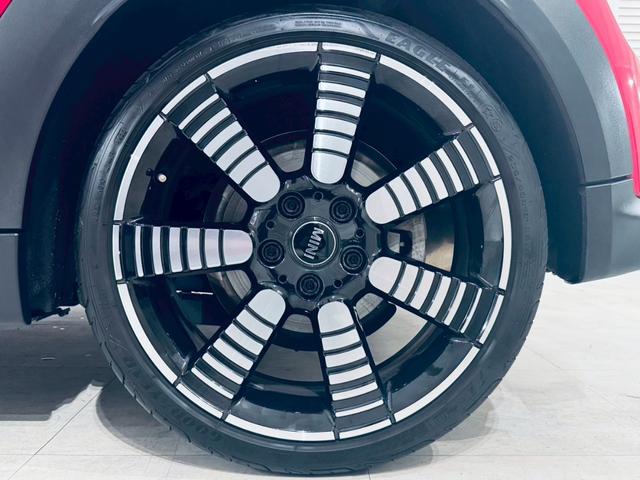 MINI クーパSコンバチブルプレミアムプラスPクラシクトリム ユニオンジャックトップ/ブラックエクステリア/ブラックレザーシート/純正オプション18AW/シートヒーター/Apple CarPlay/UJテールライト/前後センサー/バックカメラ/ミラーETC(72枚目)