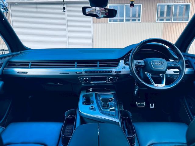 Q7 3.0TFSIクワトロ SラインPKG/アダプティブエアサス/前後シートヒーター/三列目シート/メモリー機能付きパワーシート/4ゾーンエアコン/マトリクスLED/21インチOPAW/ACC/黒革/トラフィックカメラ(2枚目)