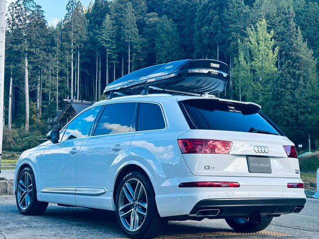 Q7 3.0TFSIクワトロ SラインPKG/アダプティブエアサス/前後シートヒーター/三列目シート/メモリー機能付きパワーシート/4ゾーンエアコン/マトリクスLED/21インチOPAW/ACC/黒革/トラフィックカメラ(9枚目)