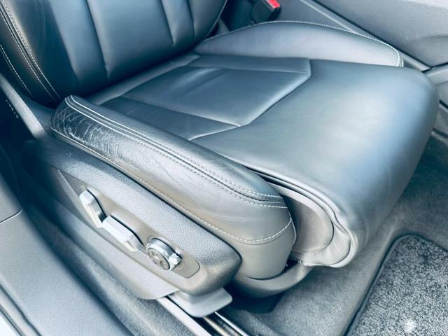 Q7 3.0TFSIクワトロ SラインPKG/アダプティブエアサス/前後シートヒーター/三列目シート/メモリー機能付きパワーシート/4ゾーンエアコン/マトリクスLED/21インチOPAW/ACC/黒革/トラフィックカメラ(13枚目)