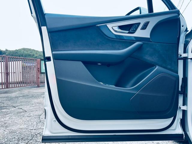 Q7 3.0TFSIクワトロ SラインPKG/アダプティブエアサス/前後シートヒーター/三列目シート/メモリー機能付きパワーシート/4ゾーンエアコン/マトリクスLED/21インチOPAW/ACC/黒革/トラフィックカメラ(18枚目)