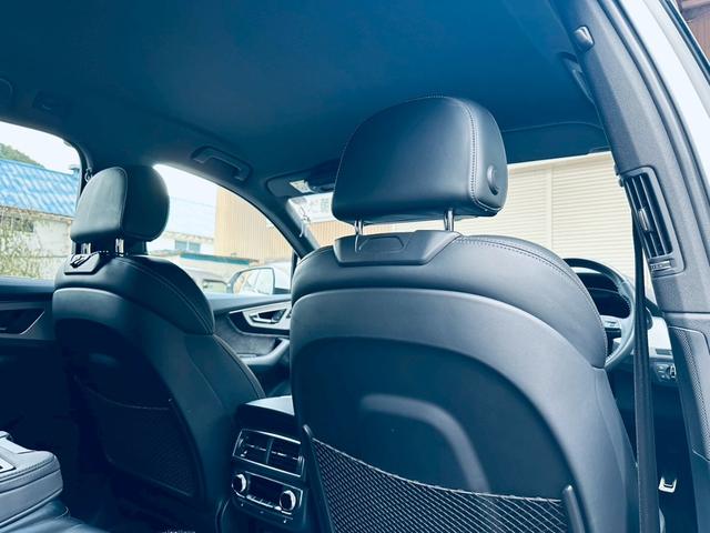 Q7 3.0TFSIクワトロ SラインPKG/アダプティブエアサス/前後シートヒーター/三列目シート/メモリー機能付きパワーシート/4ゾーンエアコン/マトリクスLED/21インチOPAW/ACC/黒革/トラフィックカメラ(19枚目)