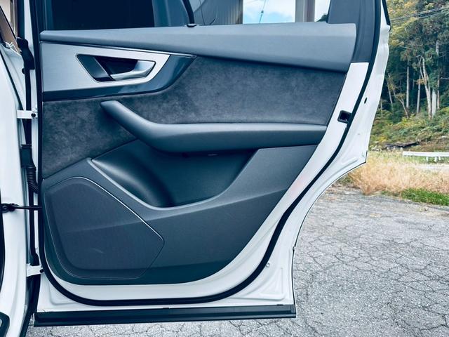 Q7 3.0TFSIクワトロ SラインPKG/アダプティブエアサス/前後シートヒーター/三列目シート/メモリー機能付きパワーシート/4ゾーンエアコン/マトリクスLED/21インチOPAW/ACC/黒革/トラフィックカメラ(22枚目)