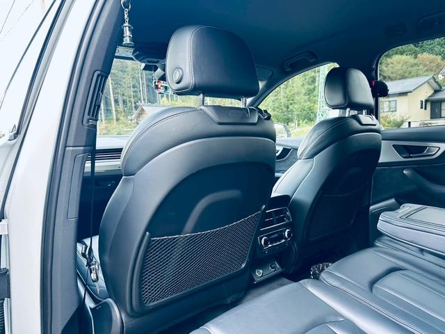 Q7 3.0TFSIクワトロ SラインPKG/アダプティブエアサス/前後シートヒーター/三列目シート/メモリー機能付きパワーシート/4ゾーンエアコン/マトリクスLED/21インチOPAW/ACC/黒革/トラフィックカメラ(23枚目)