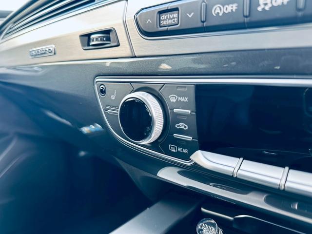 Q7 3.0TFSIクワトロ SラインPKG/アダプティブエアサス/前後シートヒーター/三列目シート/メモリー機能付きパワーシート/4ゾーンエアコン/マトリクスLED/21インチOPAW/ACC/黒革/トラフィックカメラ(49枚目)