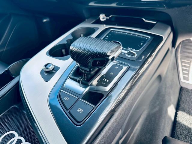 Q7 3.0TFSIクワトロ SラインPKG/アダプティブエアサス/前後シートヒーター/三列目シート/メモリー機能付きパワーシート/4ゾーンエアコン/マトリクスLED/21インチOPAW/ACC/黒革/トラフィックカメラ(51枚目)