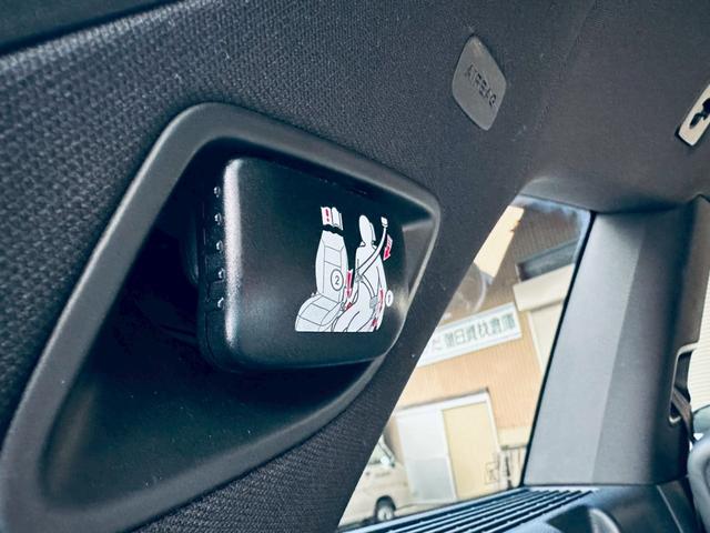 Q7 3.0TFSIクワトロ SラインPKG/アダプティブエアサス/前後シートヒーター/三列目シート/メモリー機能付きパワーシート/4ゾーンエアコン/マトリクスLED/21インチOPAW/ACC/黒革/トラフィックカメラ(56枚目)