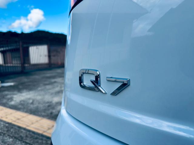 Q7 3.0TFSIクワトロ SラインPKG/アダプティブエアサス/前後シートヒーター/三列目シート/メモリー機能付きパワーシート/4ゾーンエアコン/マトリクスLED/21インチOPAW/ACC/黒革/トラフィックカメラ(74枚目)