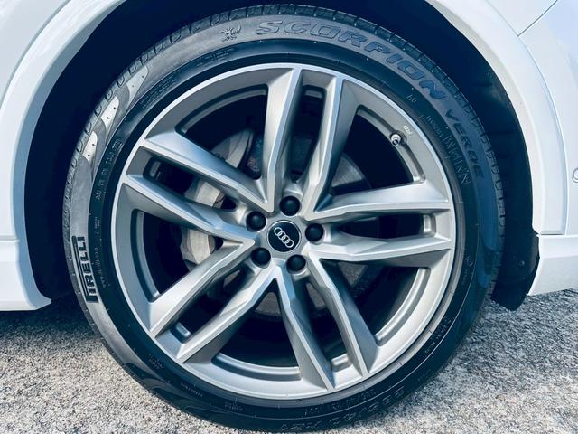 Q7 3.0TFSIクワトロ SラインPKG/アダプティブエアサス/前後シートヒーター/三列目シート/メモリー機能付きパワーシート/4ゾーンエアコン/マトリクスLED/21インチOPAW/ACC/黒革/トラフィックカメラ(76枚目)