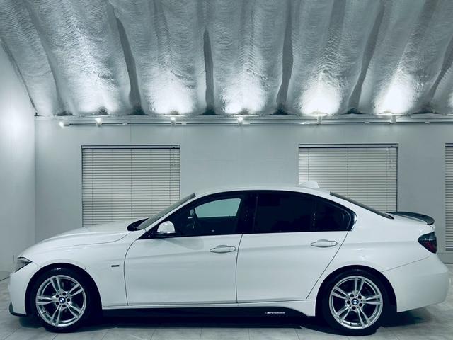 ３シリーズ ３２０ｄブルーパフォーマンス　Ｍスポーツ　ディーゼル／Ｈａｍａｎ　Ｋａｒｄｏｎ／カーボン調フロントエアロ／カーボン調リアスポ／Ｍパフォーマンステールランプ／Ｍパフォーマンス　サイドエアロ／Ｂカメラ／レーダー探知機／Ｂｌｕｅｔｏｏｔｈ／ＥＴＣ（11枚目）