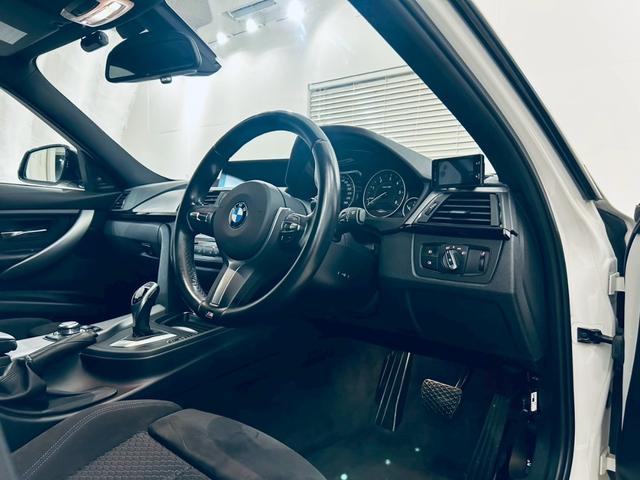 ３シリーズ ３２０ｄブルーパフォーマンス　Ｍスポーツ　ディーゼル／Ｈａｍａｎ　Ｋａｒｄｏｎ／カーボン調フロントエアロ／カーボン調リアスポ／Ｍパフォーマンステールランプ／Ｍパフォーマンス　サイドエアロ／Ｂカメラ／レーダー探知機／Ｂｌｕｅｔｏｏｔｈ／ＥＴＣ（42枚目）