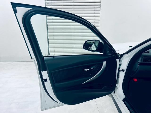 ３シリーズ ３２０ｄブルーパフォーマンス　Ｍスポーツ　ディーゼル／Ｈａｍａｎ　Ｋａｒｄｏｎ／カーボン調フロントエアロ／カーボン調リアスポ／Ｍパフォーマンステールランプ／Ｍパフォーマンス　サイドエアロ／Ｂカメラ／レーダー探知機／Ｂｌｕｅｔｏｏｔｈ／ＥＴＣ（64枚目）