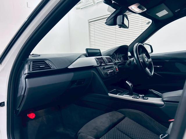 ３シリーズ ３２０ｄブルーパフォーマンス　Ｍスポーツ　ディーゼル／Ｈａｍａｎ　Ｋａｒｄｏｎ／カーボン調フロントエアロ／カーボン調リアスポ／Ｍパフォーマンステールランプ／Ｍパフォーマンス　サイドエアロ／Ｂカメラ／レーダー探知機／Ｂｌｕｅｔｏｏｔｈ／ＥＴＣ（65枚目）