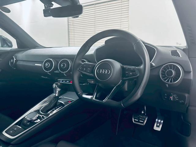 ＴＴクーペ ４０ＴＦＳＩ　新車保障継承／１オナ／シートヒーター／クルコン／ＡＡＣ／ドラレコ／バックモニター／１９インチＡＷ／オートライト／ＥＴＣ／レインセンサー／レーンキープアシスト／可変リアスポ／シーケンシャルウィンカー（11枚目）