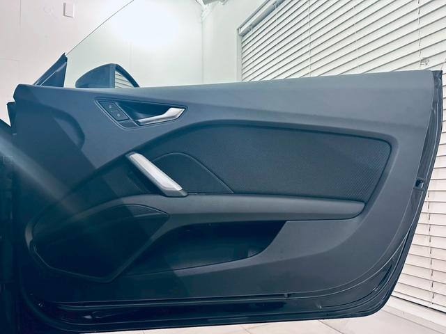 ＴＴクーペ ４０ＴＦＳＩ　新車保障継承／１オナ／シートヒーター／クルコン／ＡＡＣ／ドラレコ／バックモニター／１９インチＡＷ／オートライト／ＥＴＣ／レインセンサー／レーンキープアシスト／可変リアスポ／シーケンシャルウィンカー（14枚目）