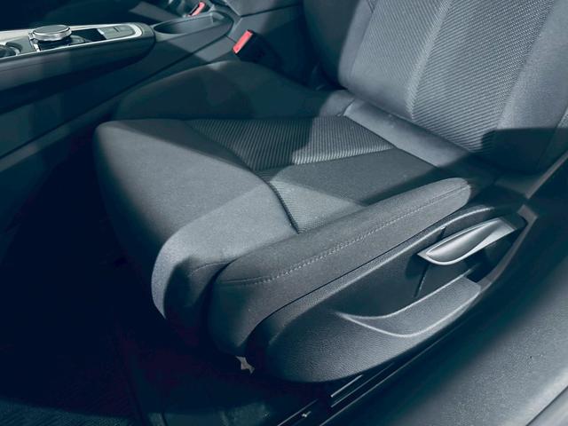 ＴＴクーペ ４０ＴＦＳＩ　新車保障継承／１オナ／シートヒーター／クルコン／ＡＡＣ／ドラレコ／バックモニター／１９インチＡＷ／オートライト／ＥＴＣ／レインセンサー／レーンキープアシスト／可変リアスポ／シーケンシャルウィンカー（17枚目）