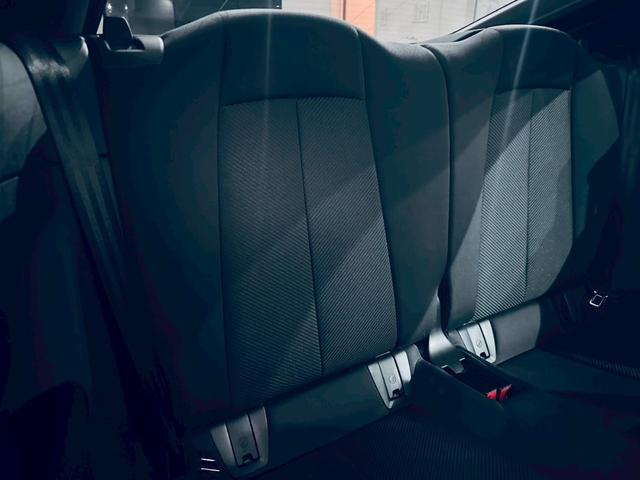 ＴＴクーペ ４０ＴＦＳＩ　新車保障継承／１オナ／シートヒーター／クルコン／ＡＡＣ／ドラレコ／バックモニター／１９インチＡＷ／オートライト／ＥＴＣ／レインセンサー／レーンキープアシスト／可変リアスポ／シーケンシャルウィンカー（20枚目）