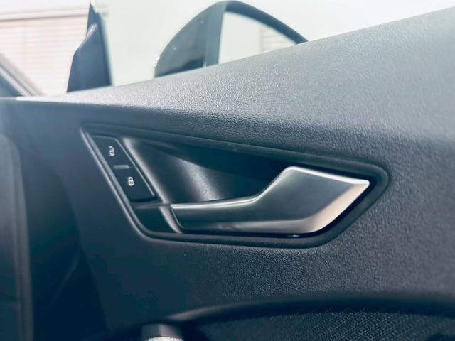 ＴＴクーペ ４０ＴＦＳＩ　新車保障継承／１オナ／シートヒーター／クルコン／ＡＡＣ／ドラレコ／バックモニター／１９インチＡＷ／オートライト／ＥＴＣ／レインセンサー／レーンキープアシスト／可変リアスポ／シーケンシャルウィンカー（30枚目）