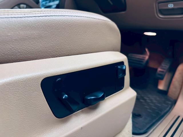 カイエン ベースグレード　サンルーフ／ベージュ内装／シートヒーター／パワーシート／ＥＴＣ／ドラレコ／スペアキー／純正１８インチＡＷ／フォグランプ／バックモニター／ＣＡＲＲＯＺＺＥＲＩＡナビ／Ｂｌｕｅｔｏｏｔｈ接続／ＭＴモード付（33枚目）