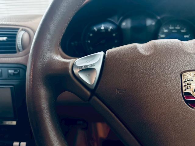 カイエン ベースグレード　サンルーフ／ベージュ内装／シートヒーター／パワーシート／ＥＴＣ／ドラレコ／スペアキー／純正１８インチＡＷ／フォグランプ／バックモニター／ＣＡＲＲＯＺＺＥＲＩＡナビ／Ｂｌｕｅｔｏｏｔｈ接続／ＭＴモード付（39枚目）