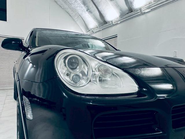 カイエン ベースグレード　サンルーフ／ベージュ内装／シートヒーター／パワーシート／ＥＴＣ／ドラレコ／スペアキー／純正１８インチＡＷ／フォグランプ／バックモニター／ＣＡＲＲＯＺＺＥＲＩＡナビ／Ｂｌｕｅｔｏｏｔｈ接続／ＭＴモード付（53枚目）