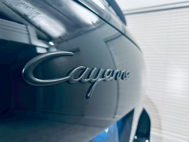 カイエン ベースグレード　サンルーフ／ベージュ内装／シートヒーター／パワーシート／ＥＴＣ／ドラレコ／スペアキー／純正１８インチＡＷ／フォグランプ／バックモニター／ＣＡＲＲＯＺＺＥＲＩＡナビ／Ｂｌｕｅｔｏｏｔｈ接続／ＭＴモード付（68枚目）