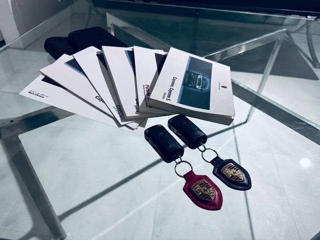 カイエン ベースグレード　サンルーフ／ベージュ内装／シートヒーター／パワーシート／ＥＴＣ／ドラレコ／スペアキー／純正１８インチＡＷ／フォグランプ／バックモニター／ＣＡＲＲＯＺＺＥＲＩＡナビ／Ｂｌｕｅｔｏｏｔｈ接続／ＭＴモード付（74枚目）