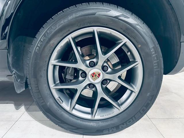 カイエン ベースグレード　サンルーフ／ベージュ内装／シートヒーター／パワーシート／ＥＴＣ／ドラレコ／スペアキー／純正１８インチＡＷ／フォグランプ／バックモニター／ＣＡＲＲＯＺＺＥＲＩＡナビ／Ｂｌｕｅｔｏｏｔｈ接続／ＭＴモード付（77枚目）