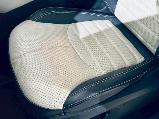 レンジローバーイヴォーク ＨＳＥダイナミック　ブラックデザインパック／アドバンスドドライバーアシスタンス／アイボリー・ルナコンビレザー／パノラマルーフ／シートヒーター・ベンチレーション／レーンデパーチャーワーニング／ＡＣＣ／３６０°モニター（19枚目）