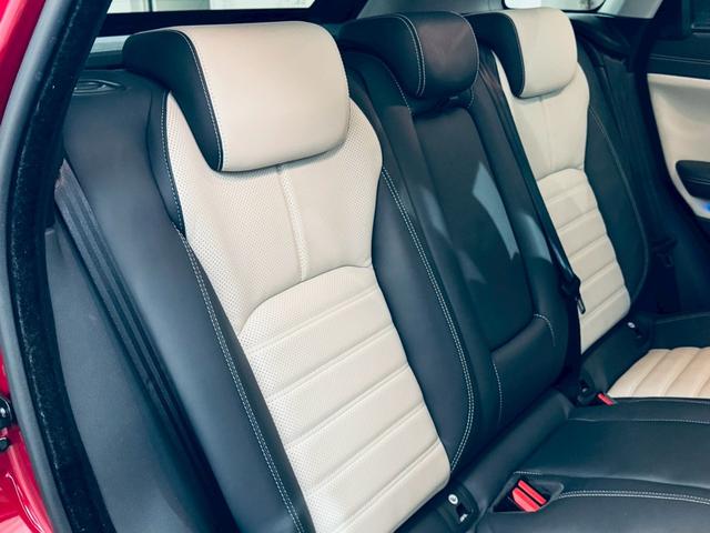 レンジローバーイヴォーク ＨＳＥダイナミック　ブラックデザインパック／アドバンスドドライバーアシスタンス／アイボリー・ルナコンビレザー／パノラマルーフ／シートヒーター・ベンチレーション／レーンデパーチャーワーニング／ＡＣＣ／３６０°モニター（21枚目）