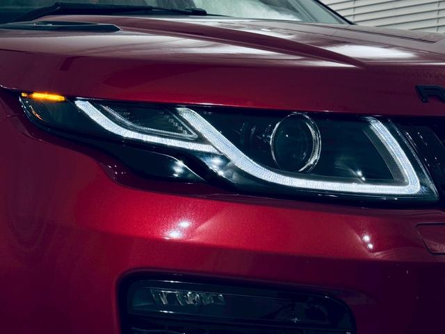 レンジローバーイヴォーク ＨＳＥダイナミック　ブラックデザインパック／アドバンスドドライバーアシスタンス／アイボリー・ルナコンビレザー／パノラマルーフ／シートヒーター・ベンチレーション／レーンデパーチャーワーニング／ＡＣＣ／３６０°モニター（31枚目）