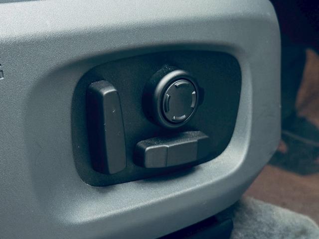 レンジローバーイヴォーク ＨＳＥダイナミック　ブラックデザインパック／アドバンスドドライバーアシスタンス／アイボリー・ルナコンビレザー／パノラマルーフ／シートヒーター・ベンチレーション／レーンデパーチャーワーニング／ＡＣＣ／３６０°モニター（49枚目）