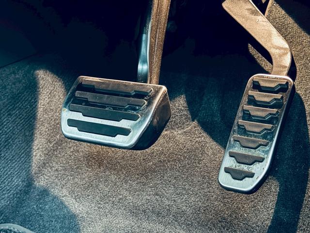 レンジローバーイヴォーク ＨＳＥダイナミック　ブラックデザインパック／アドバンスドドライバーアシスタンス／アイボリー・ルナコンビレザー／パノラマルーフ／シートヒーター・ベンチレーション／レーンデパーチャーワーニング／ＡＣＣ／３６０°モニター（50枚目）